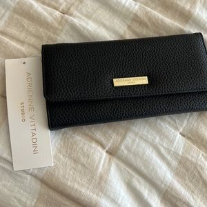 Brand new Adrienne Vittadini wallet